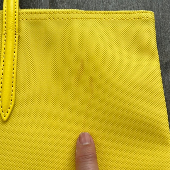 Lacoste yellow Vertical Tote bag with 25cm drop - Picture 13 of 16